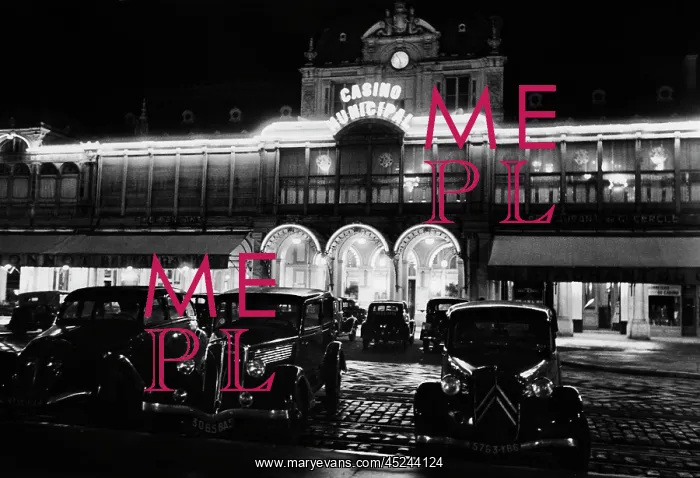 : Paris in the 19302s : Paris in the 19302s