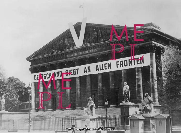 : Paris under German occupation, 1941 : Paris under German occupation, 1941