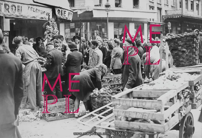 : At the Paris market Les Halles'. About 1968 : At the Paris market Les Halles'. About 1968