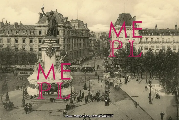 : PARIS PLACE REPUBLIQUE : PARIS PLACE REPUBLIQUE