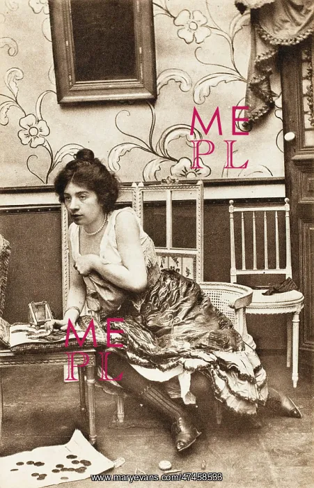 : PARISIAN PROSTITUTE 1 / 9 : PARISIAN PROSTITUTE 1 / 9