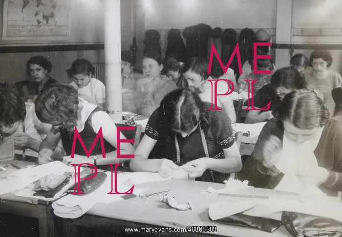 : Parisian seamstresses : Parisian seamstresses