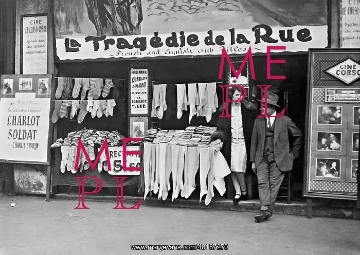 : Parisian street vendor : Parisian street vendor