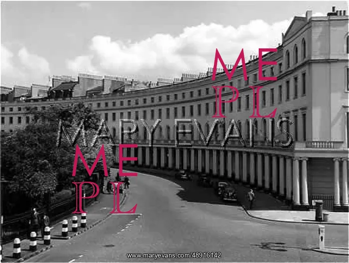 : PARK CRESCENT, LONDON : PARK CRESCENT, LONDON