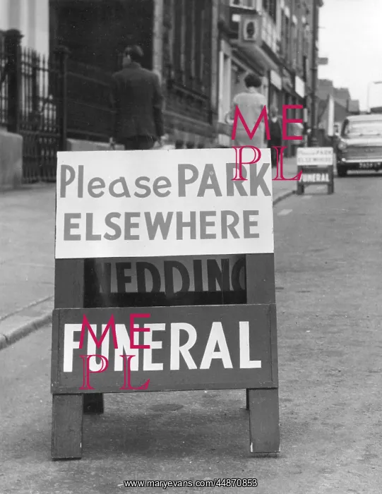 : NO PARKING SIGN : NO PARKING SIGN