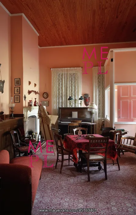 : Back parlour, Commanding Officer's quarters, Fort : Back parlour, Commanding Officer's quarters, Fort