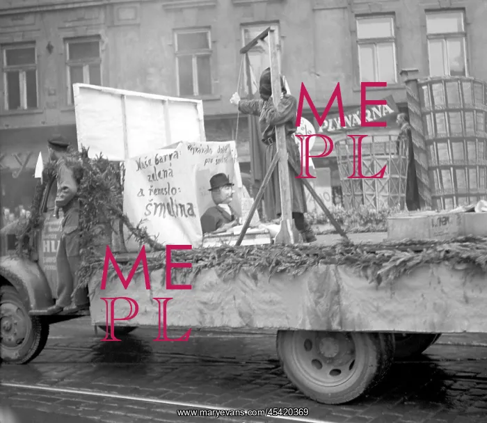  : Parody. Czechoslovakia - 1947. Figurines abourd truck were a parody to free trade