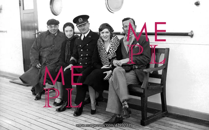 : Passengers aboard the fast steamer Bremen : Passengers aboard the fast steamer Bremen