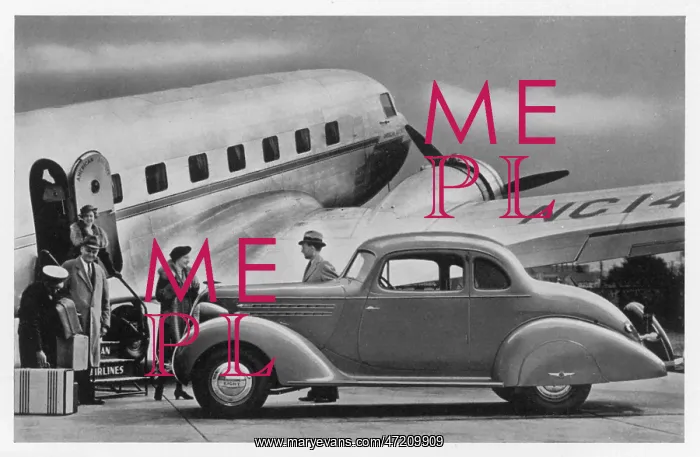 : PASSENGERS DESCEND PLANE : PASSENGERS DESCEND PLANE