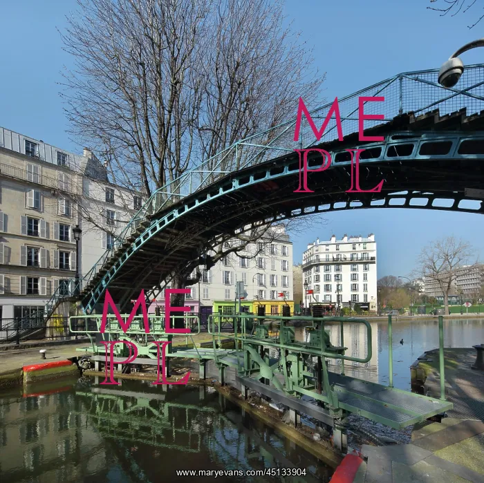 : Passerelle Bichat, Canal Saint-Martin, Paris, France : Passerelle Bichat, Canal Saint-Martin, Paris, France