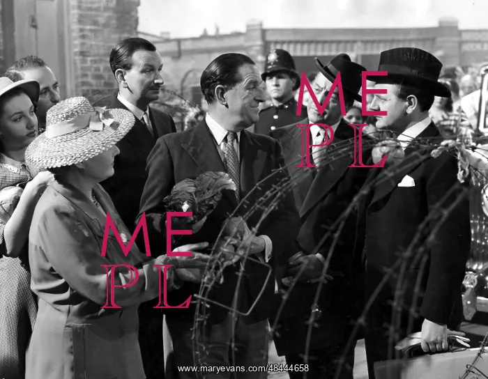 : PASSPORT TO PIMLICO : PASSPORT TO PIMLICO