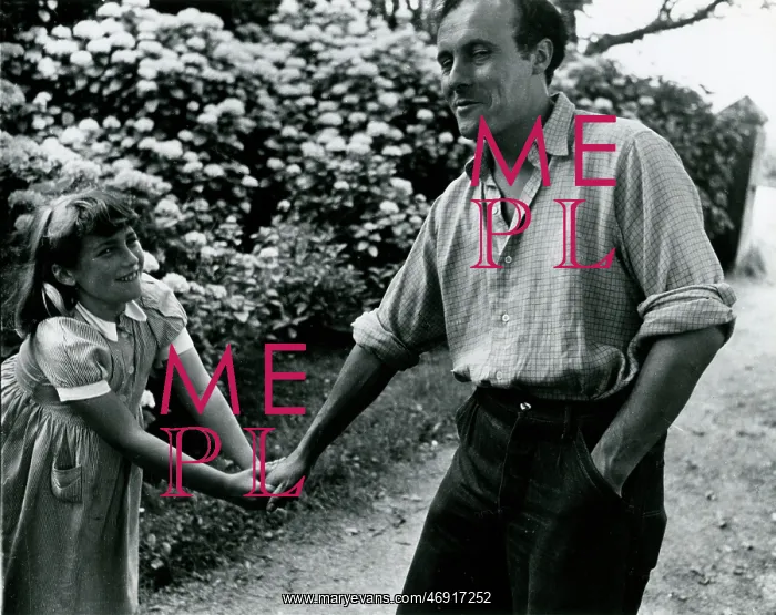 : Patrick Heron and his daughter Katherine at Eagle's Nest : Patrick Heron and his daughter Katherine at Eagle's Nest