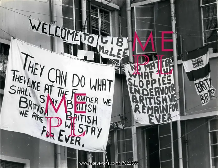 : Patriotic slogans in Gibraltar following mob attacks : Patriotic slogans in Gibraltar following mob attacks