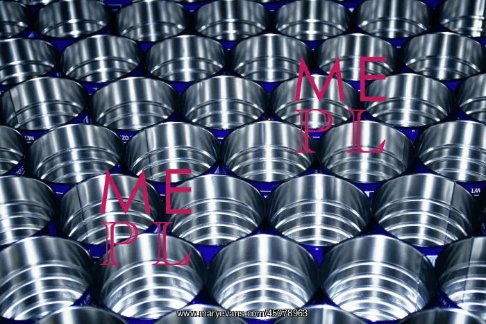 : Pattern of Empty Tin Cans for Ground Coffee Beans : Pattern of Empty Tin Cans for Ground Coffee Beans
