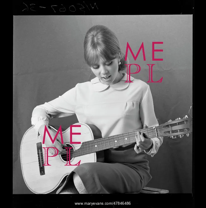 : Pattie Boyd - With Guitar - Studio shoot : Pattie Boyd - With Guitar - Studio shoot