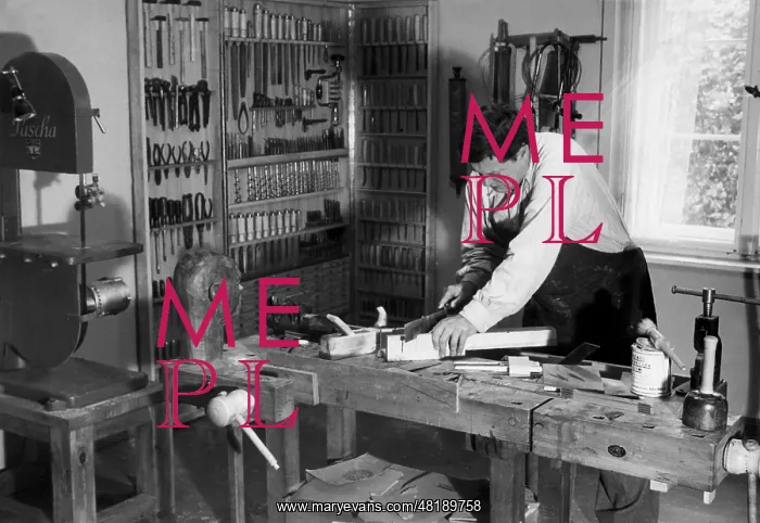 : Paul Dahlke in his workshop, 1939 : Paul Dahlke in his workshop, 1939