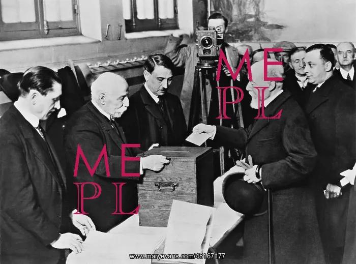 : Paul Doumer at the ballot box : Paul Doumer at the ballot box