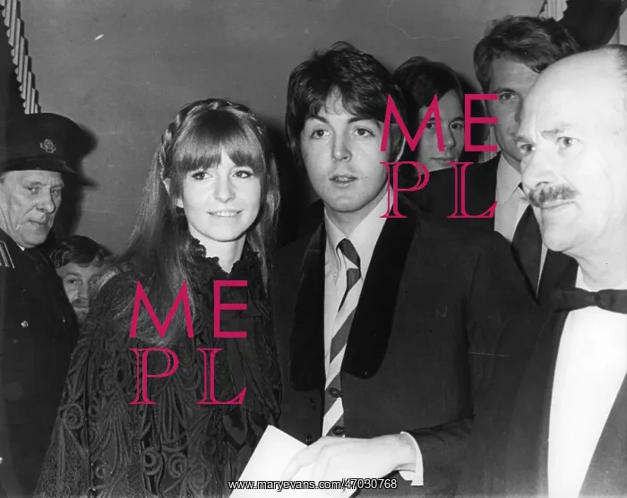 : Paul McCartney, Beatle, and Jane Asher, actress : Paul McCartney, Beatle, and Jane Asher, actress