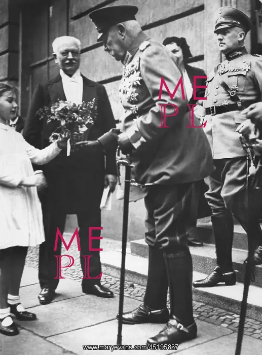 : Paul von Hindenburg : Paul von Hindenburg
