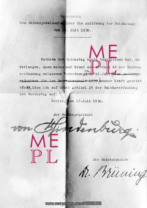 : Paul von Hindenburg decrees the dissolution of the Reichstag : Paul von Hindenburg decrees the dissolution of the Reichstag
