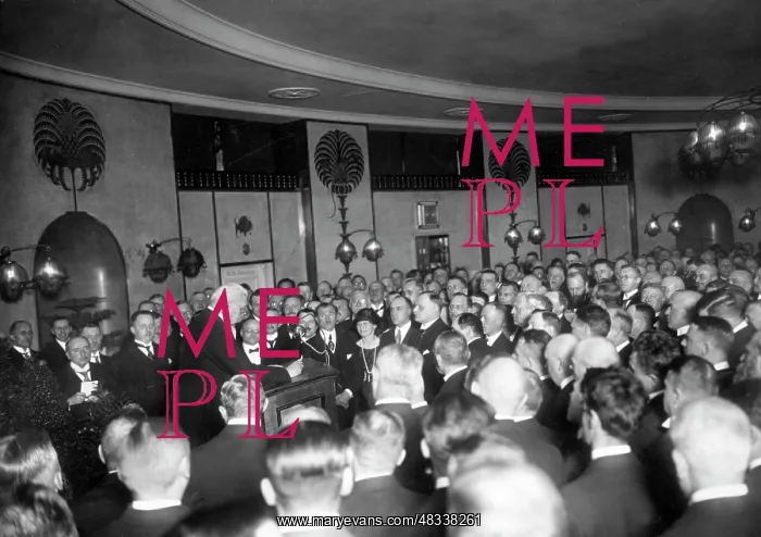 : Paul von Hindenburg at his only election speech, 1925 : Paul von Hindenburg at his only election speech, 1925
