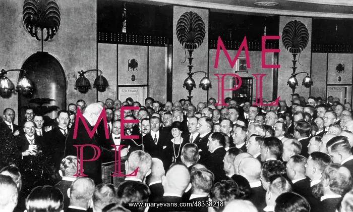 : Paul von Hindenburg holding a speech in Hanover, 1925 : Paul von Hindenburg holding a speech in Hanover, 1925