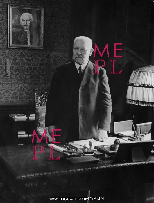 : Paul von Hindenburg in his workroom : Paul von Hindenburg in his workroom