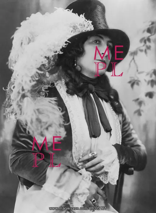 : Paula Busch as Lady Hamilton, 1925 : Paula Busch as Lady Hamilton, 1925