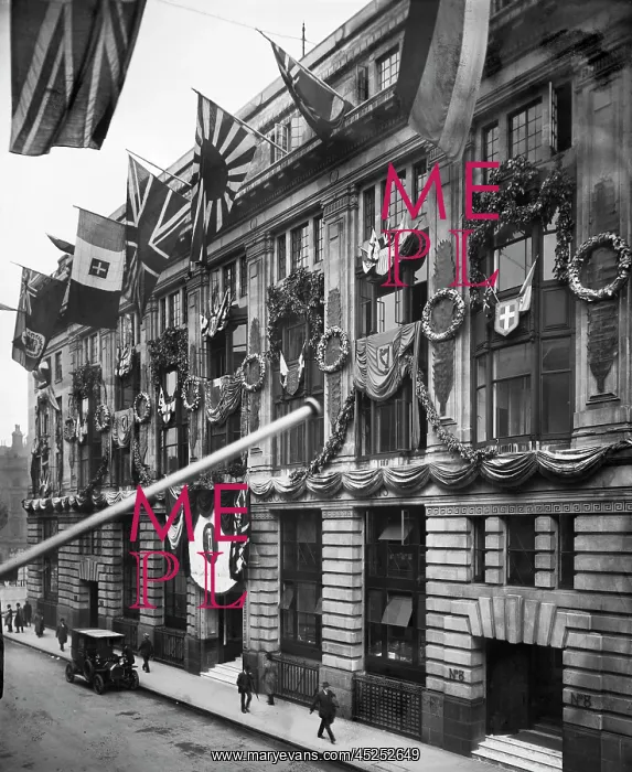 : Peace decorations, City of London : Peace decorations, City of London