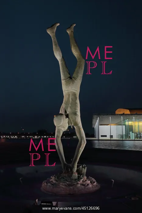  : Pearl Diver Statue, Berlin National Museum, Manama, Bahrain