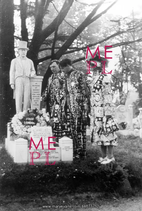 : PEARLY KING GRAVE : PEARLY KING GRAVE