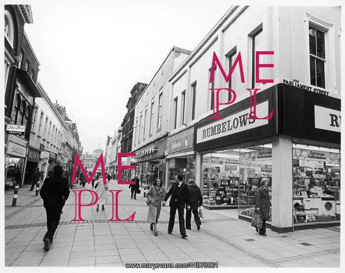 : Pedestrianised shopping area, Hull, Yorkshire : Pedestrianised shopping area, Hull, Yorkshire