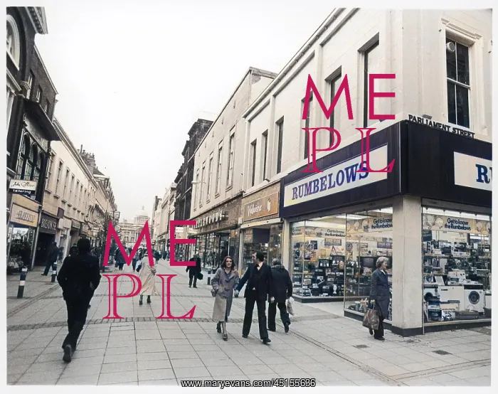 : Pedestrianised shopping area, Hull, Yorkshire : Pedestrianised shopping area, Hull, Yorkshire