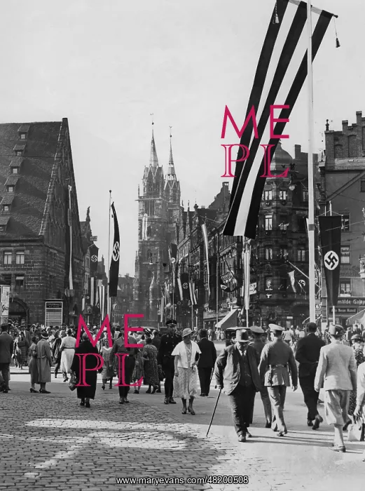 : Pedestrians in the streets of Nuremberg, 1933 : Pedestrians in the streets of Nuremberg, 1933
