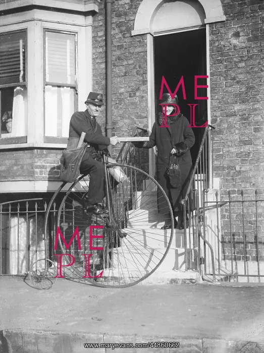  : Penny Farthing Post