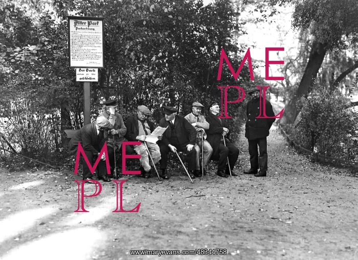 : Pensioners in a park, 1931 : Pensioners in a park, 1931