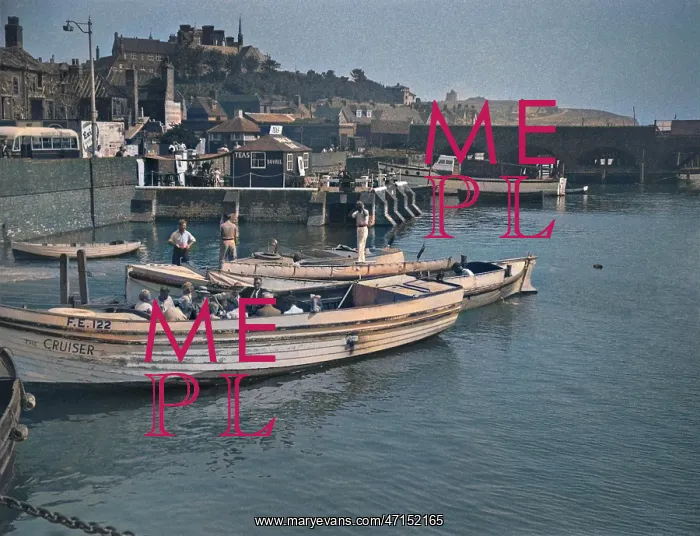  : People on boating trip