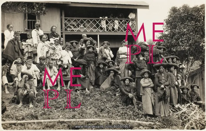 : People of Borneo : People of Borneo