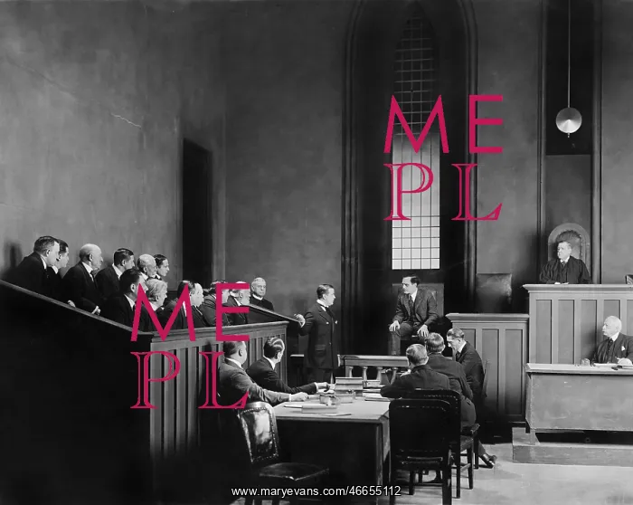 : People in a courtroom : People in a courtroom