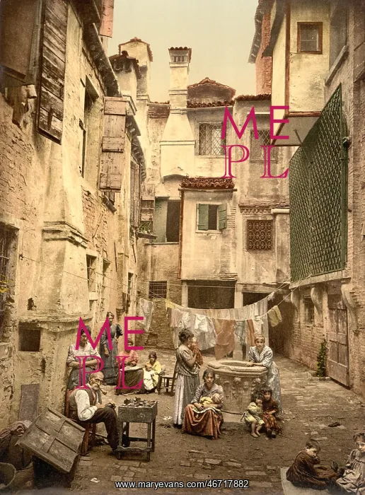 : People - Courtyard - Venice - Italy : People - Courtyard - Venice - Italy