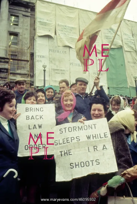: People demonstrating, Northern Ireland : People demonstrating, Northern Ireland
