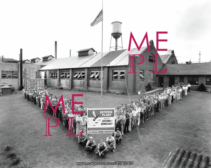 : People - factory - WWII - war effort : People - factory - WWII - war effort