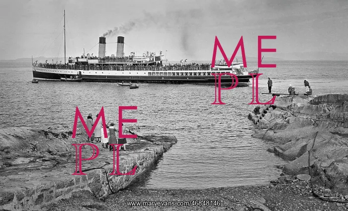 : People on jetty watching a steamer : People on jetty watching a steamer