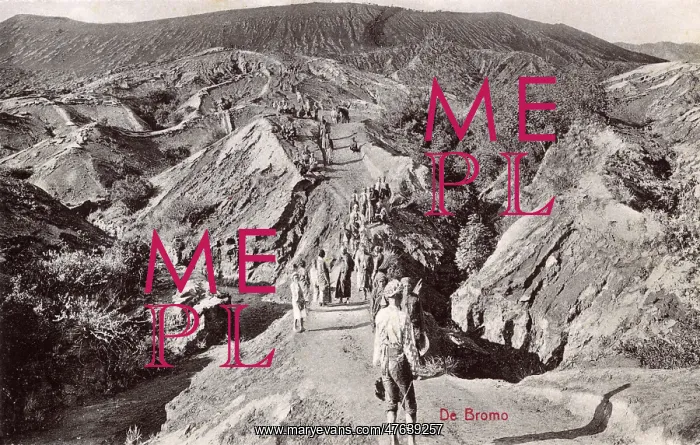 : People on Mount Bromo, East Java, Indonesia : People on Mount Bromo, East Java, Indonesia