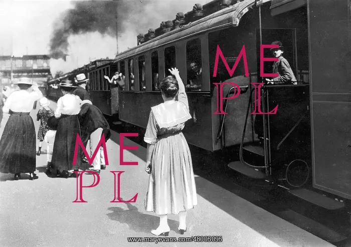: People on platform of train station, Berlin : People on platform of train station, Berlin