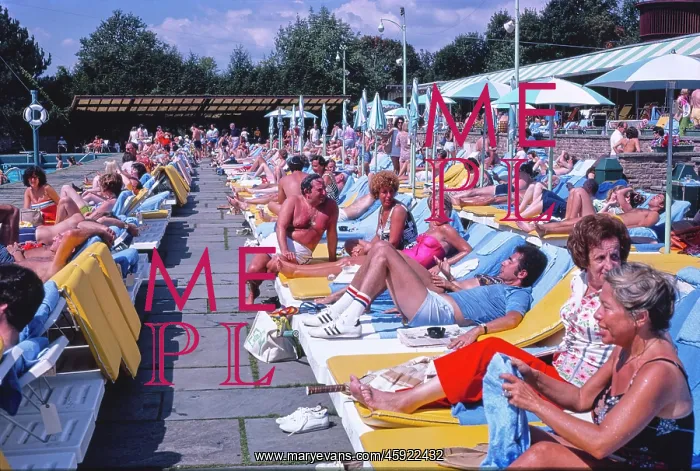 : People, pool, resort, Grossinger's : People, pool, resort, Grossinger's