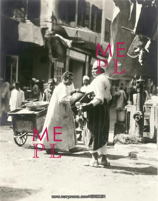 : People on the street in Cairo or Omdurman. 1925 : People on the street in Cairo or Omdurman. 1925