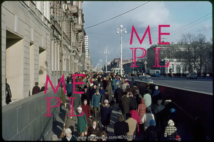 : People - Street - Leningrad - Soviet : People - Street - Leningrad - Soviet