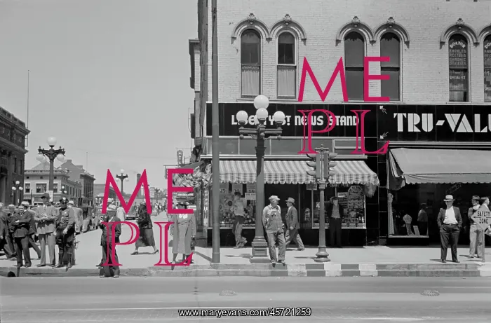 : People - street scene - Peoria : People - street scene - Peoria