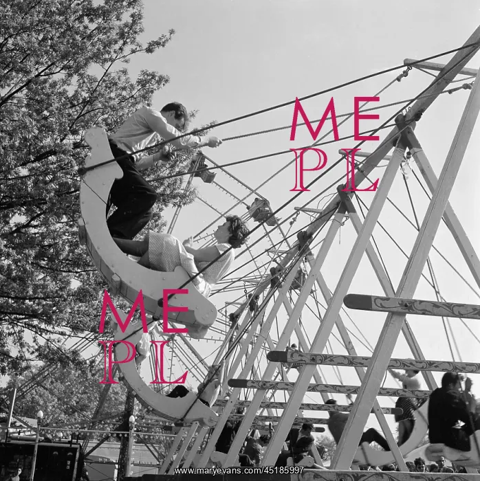 : People On Swingboat : People On Swingboat